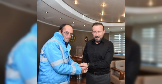 BAŞKAN DOĞAN, PERSONELİ ÖDÜLLENDİRİYOR