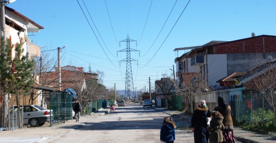 ALİKAHYA’DA ELEKTRİK DİREKLERİ YÜKSELECEK