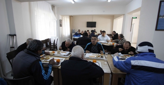 BARINMA MERKEZİ KIŞ AYLARINDA KİMSESİZLERİN EVİ