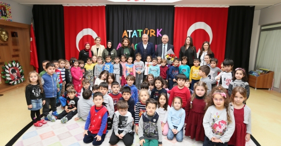 BAŞKAN BULUT MİNİK ÖĞRENCİLERİN YANINDA