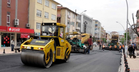 BÜYÜKŞEHİR'DEN KARTEPE YOLLARINA NEŞTER