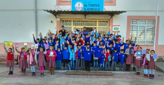KAĞITSPORLU İZCİLERDEN TOKATLI ÖĞRENCİ KARDEŞLERE HEDİYE