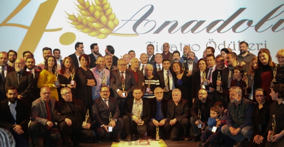    KOCAELİ ŞEHİR TİYATROLARI ÖDÜLE DOYMUYOR