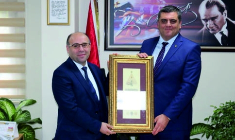BAŞKAN AYAZ'DAN HASTANE ZİYARETİ