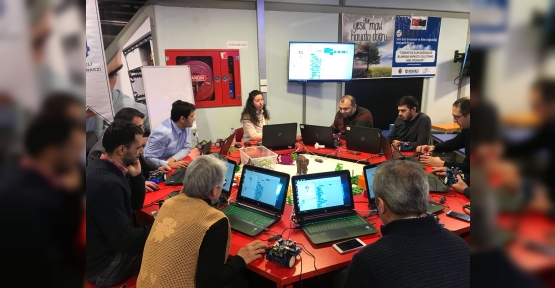 BÜYÜKŞEHİR BİLİM MERKEZİNDE ÖĞRETMENLERE "ROBOTİK KODLAMA" EĞİTİMİ VERİLDİ