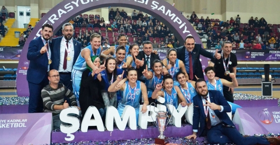 İZMİT BELEDİYESPOR ŞAMPİYON