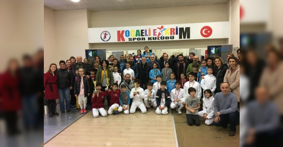 İZMİT’TE ESKRİM ŞENLİĞİ