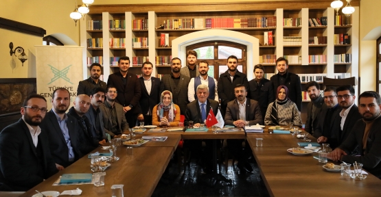 KARAOSMANOĞLU,‘’HEDEFİMİZ BİLİMLE,SANATLA VE SPORLA İLGİLENEN BİR GENÇLİK’’