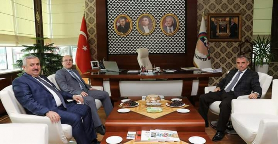 KAYMAKAM VE BAŞSAVCIDAN UMRE ZİYARETİ