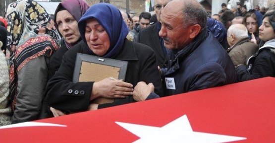 ŞEHİDİMİZİ 10 BİNLER UĞURLADI