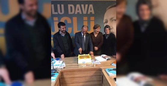 ŞENER SÖĞÜT'E  SÜRPRİZ DOĞUM GÜNÜ