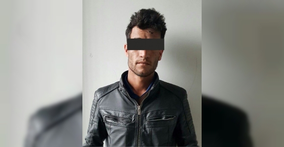 ELİNDEKİ DÖVMELER YAKALATTI