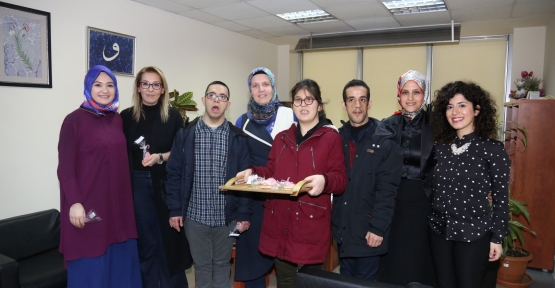 ENGELSİZ ÖĞRENCİLER, KADINLAR GÜNÜNÜ KUTLADI