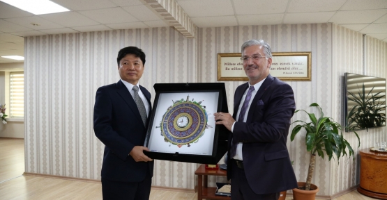 BAŞKONSOLOS HONG, ÖZAK’I ZİYARET ETTİ