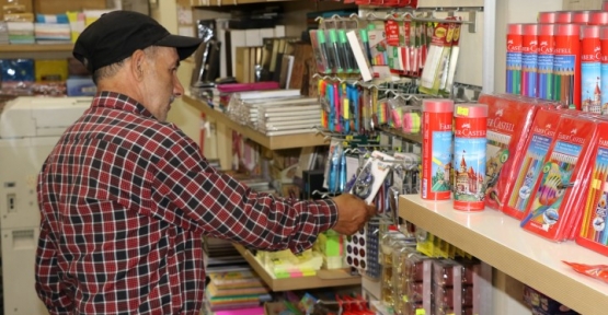 Velileri Sevindiren Kırtasiye Yardımı