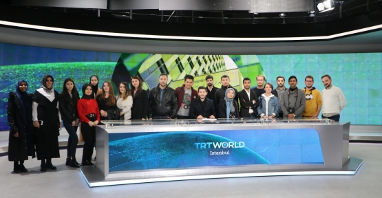    Misafir Öğrenciler TRT World Stüdyolarını Ziyaret Etti