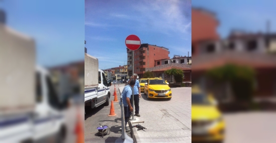Körfez’de Trafik Levhaları Yenileniyor