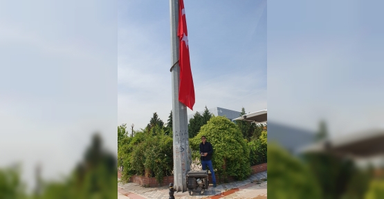 Yıpranan Bayraklar Yenilendi