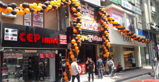 Dünya Döner 400 Kg Etle Açılış Yaptı