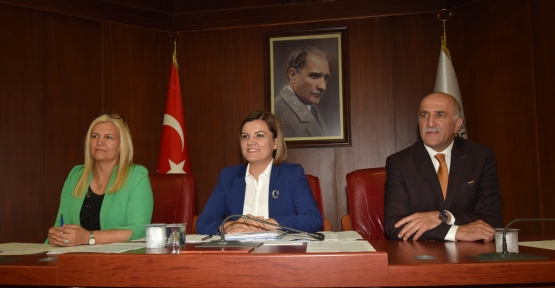 İzmit Belediyesi Meclis Toplantısı Yapıldı