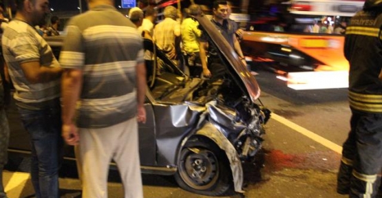 Bariyerlere Ve Otomobile Vurdu,  Bu Hale Geldi