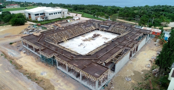 Darıca’nın Dev Spor Salonunun Tribün Betonu Döküldü