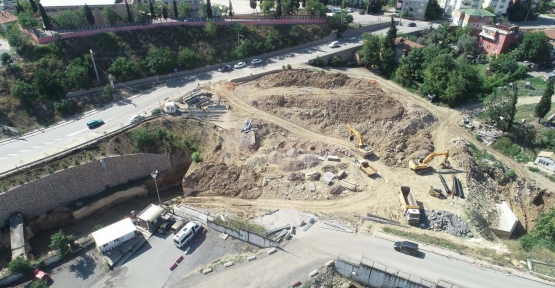 Dilovası’nda Yol ve Kaldırım İşleri Devam Ediyor
