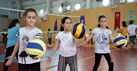 Geleceğin Voleybolcuları Yetişiyor