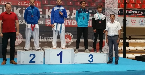 Kağıtsporlu Karatecilerden 6 Türkiye Derecesi