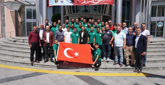 Pehlivanları Kırkpınara Başkan Hürriyet Uğurladı