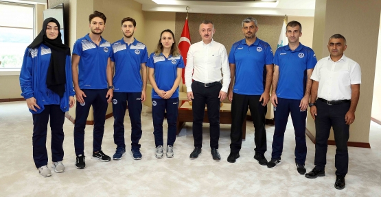 Başkan Büyükakın, Milli Karatecileri ağırladı