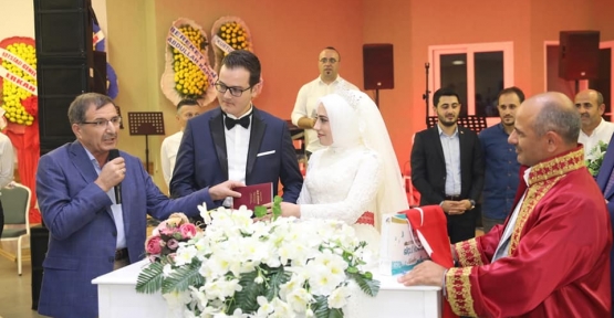 DOĞAN ÖNAL BEKARLIĞA VEDA ETTİ