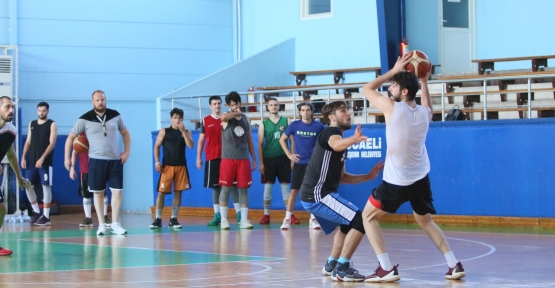 Kağıtspor Yeni Sezon İçin Dev Adamlarını Seçiyor