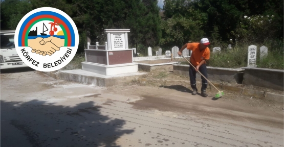 Mezarlıklarda bayram temizliği