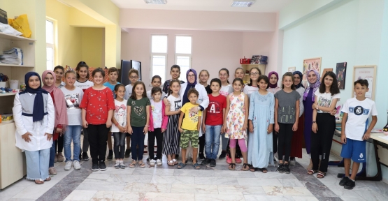 TAŞLARA HAYALLERİNİ YANSITIYORLAR