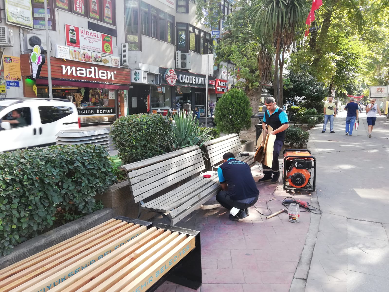 Yürüyüş Yolu’nda Banklar Yenilendi