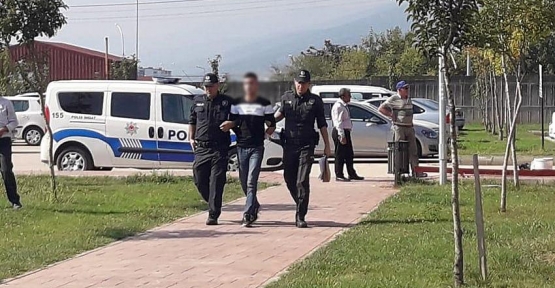 POLİSE YUMRUK ATAN ŞAHIS TUTUKLANDI..!