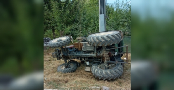 Traktör Trafo Üzerine Devrildi