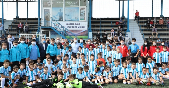 Büyükşehir'den Amatör Spor Kulüplerine Malzeme Desteği