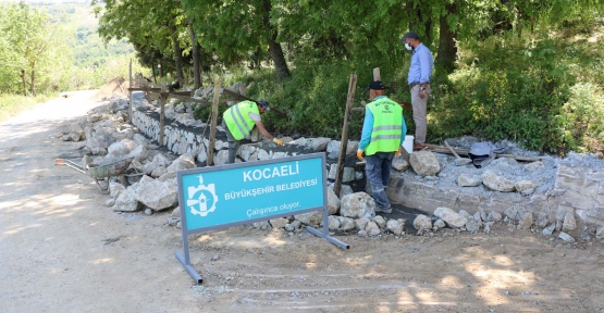 Sekbanlı Köy Mezarlığında Taş Duvar İmalatı