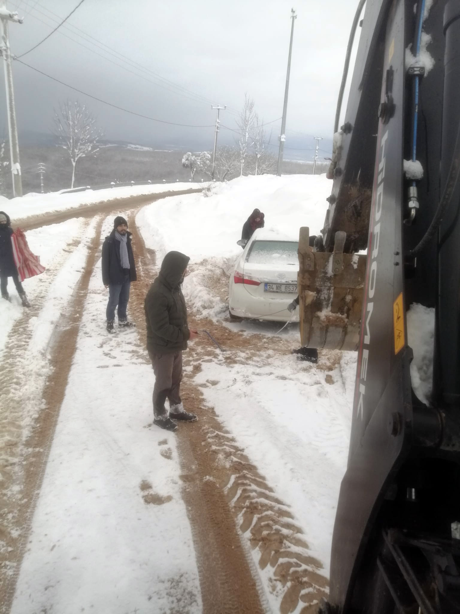 Büyükşehir A Takımı, Karda Mahsur Kalanları Kurtardı