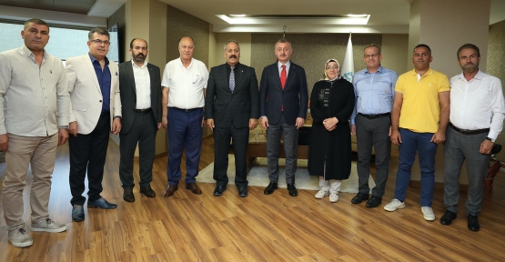 BÜYÜKAKIN: "MİLLET VE VATAN SEVGİSİYLE DONANMIŞ KUTLU BİR DAVANIN NEFERLERİYİZ"
