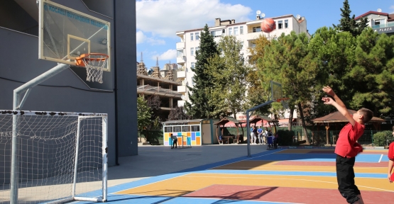 Büyükşehir’den 106 Okula Daha Basketbol Ve Voleybol Sahası