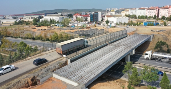Çayırova Turgut Özal Köprüsü’nde Kiriş Montajı Yapıldı