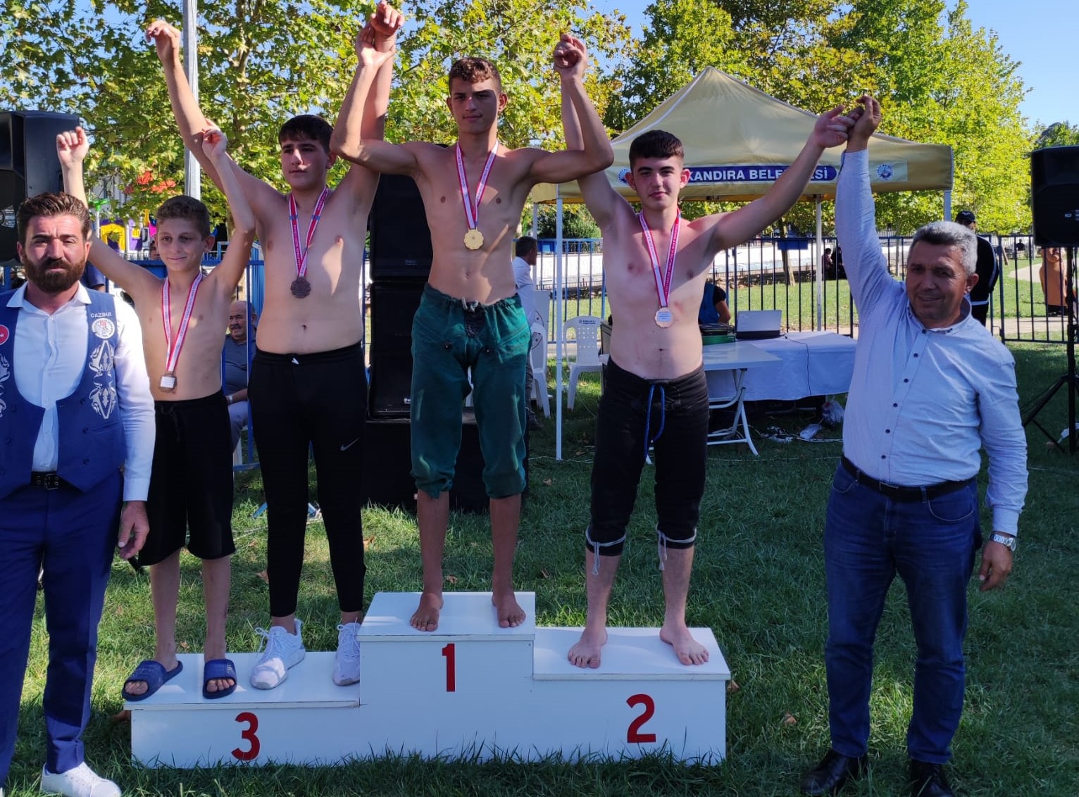 Körfezli Genç Güreşçiler Madalya İle Döndü