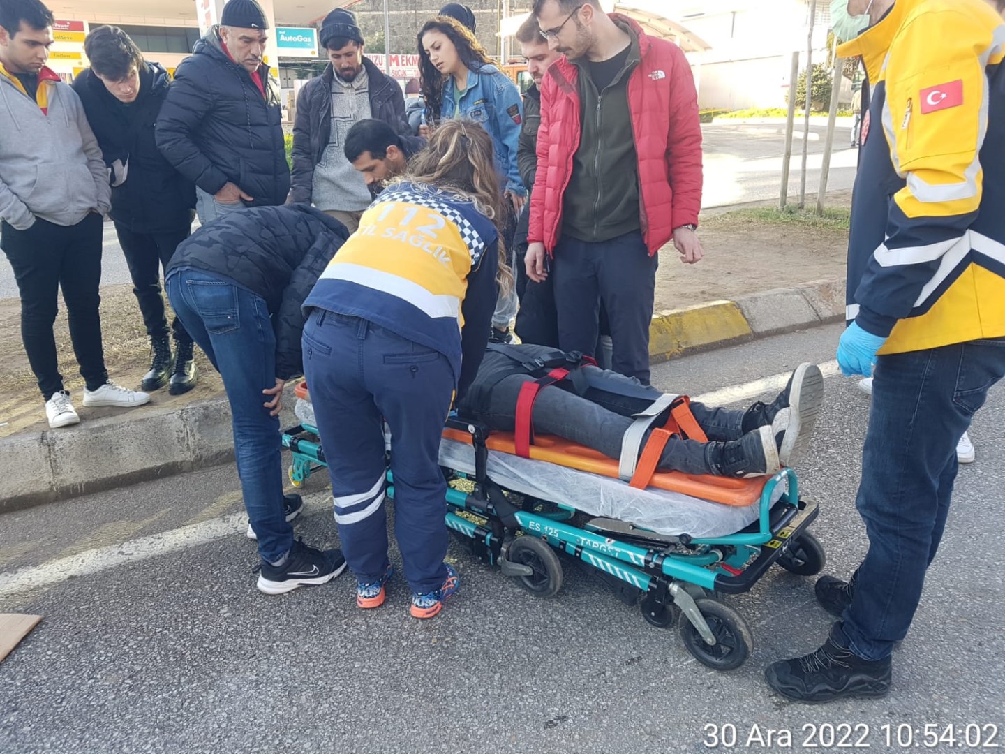 Yaralı Sürücüye İlk Müdahale Büyükşehir Zabıtasından