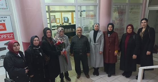 AK Partili Kadınlar Gazetecileri 10 Ocak’ta Yalnız Bırakmadı