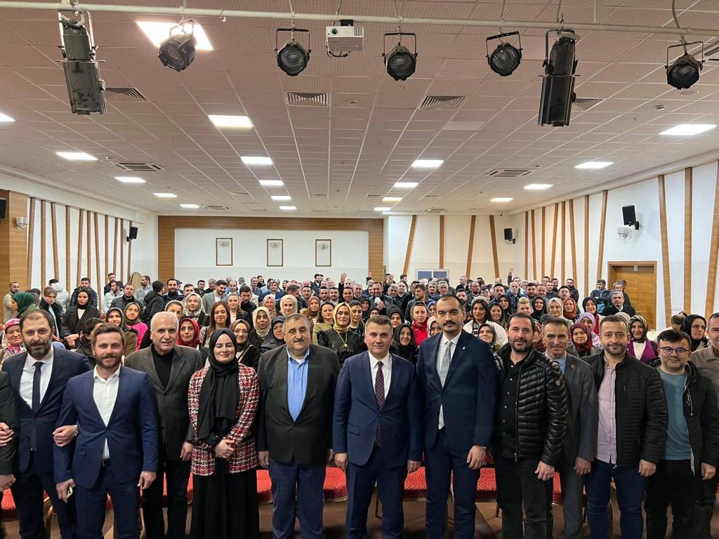 AK Parti İzmit’te 2023 Seçimleri İçin Vites Yükseltti