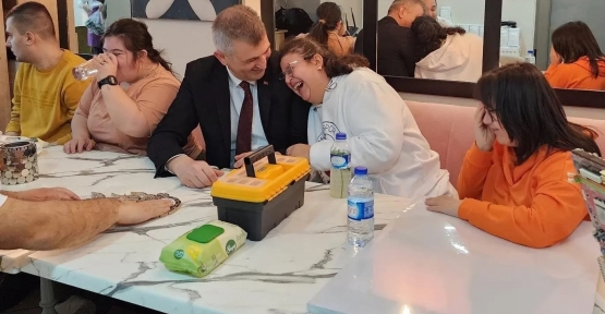 Down Kafede Atıklar Sanata Dönüştü
