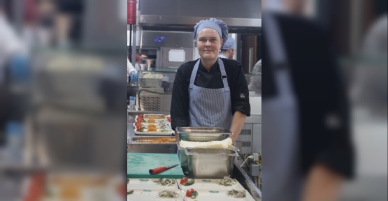 Hollandalı Öğrenci Türk Mutfağını Antikkapı’da Öğreniyor
